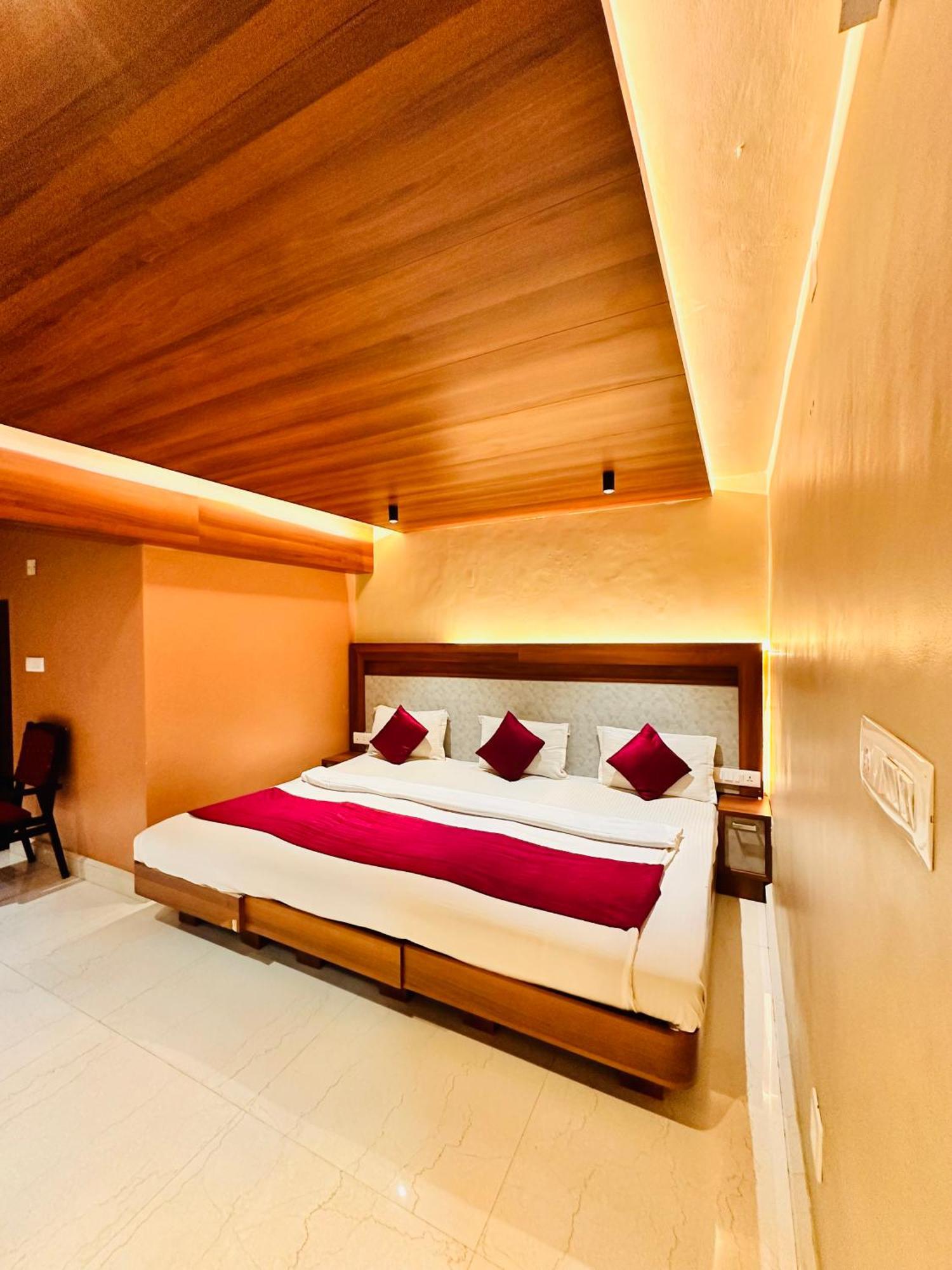 Hotel City Palace Ooty Ngoại thất bức ảnh