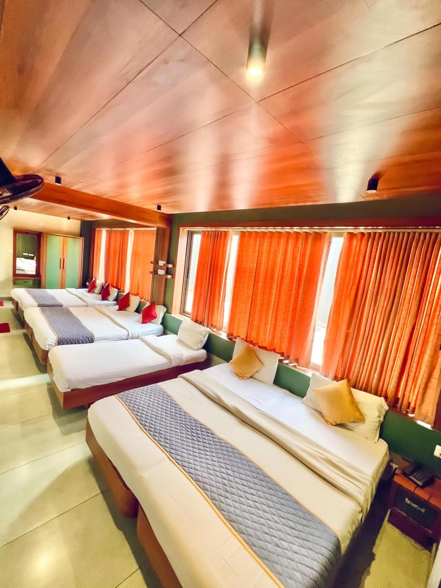 Hotel City Palace Ooty Ngoại thất bức ảnh
