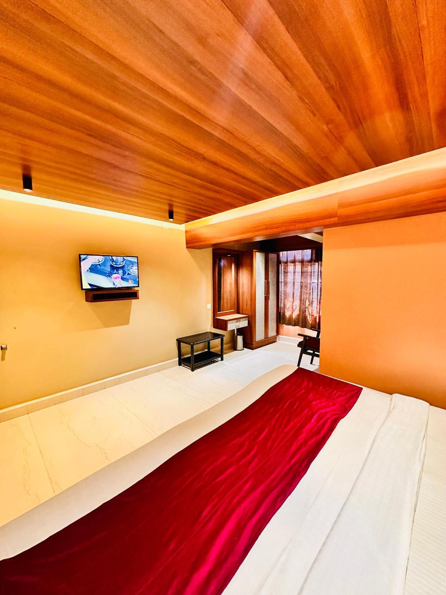 Hotel City Palace Ooty Ngoại thất bức ảnh