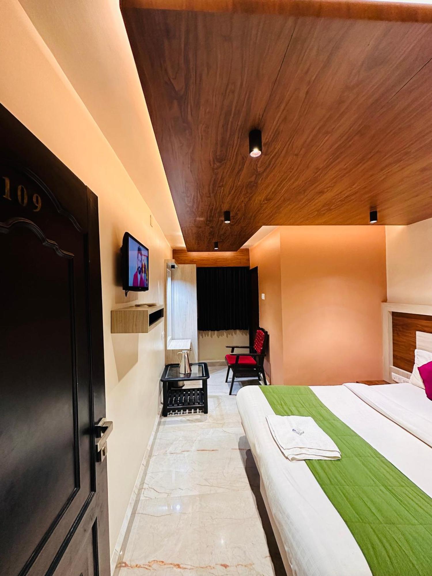 Hotel City Palace Ooty Ngoại thất bức ảnh