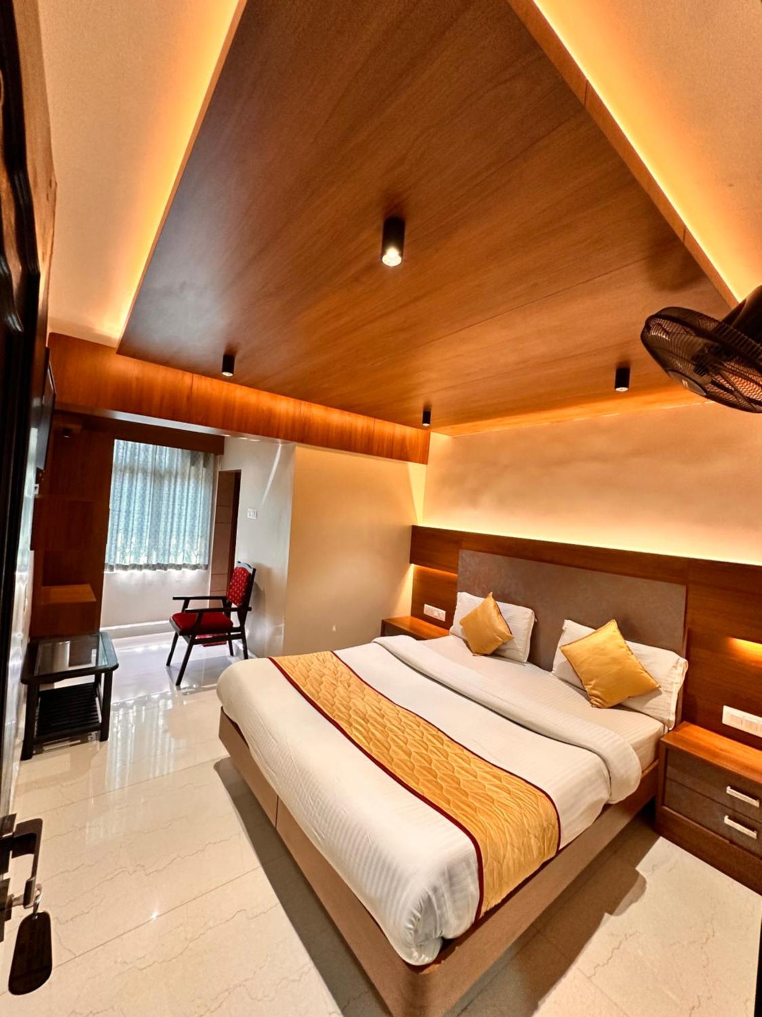 Hotel City Palace Ooty Ngoại thất bức ảnh